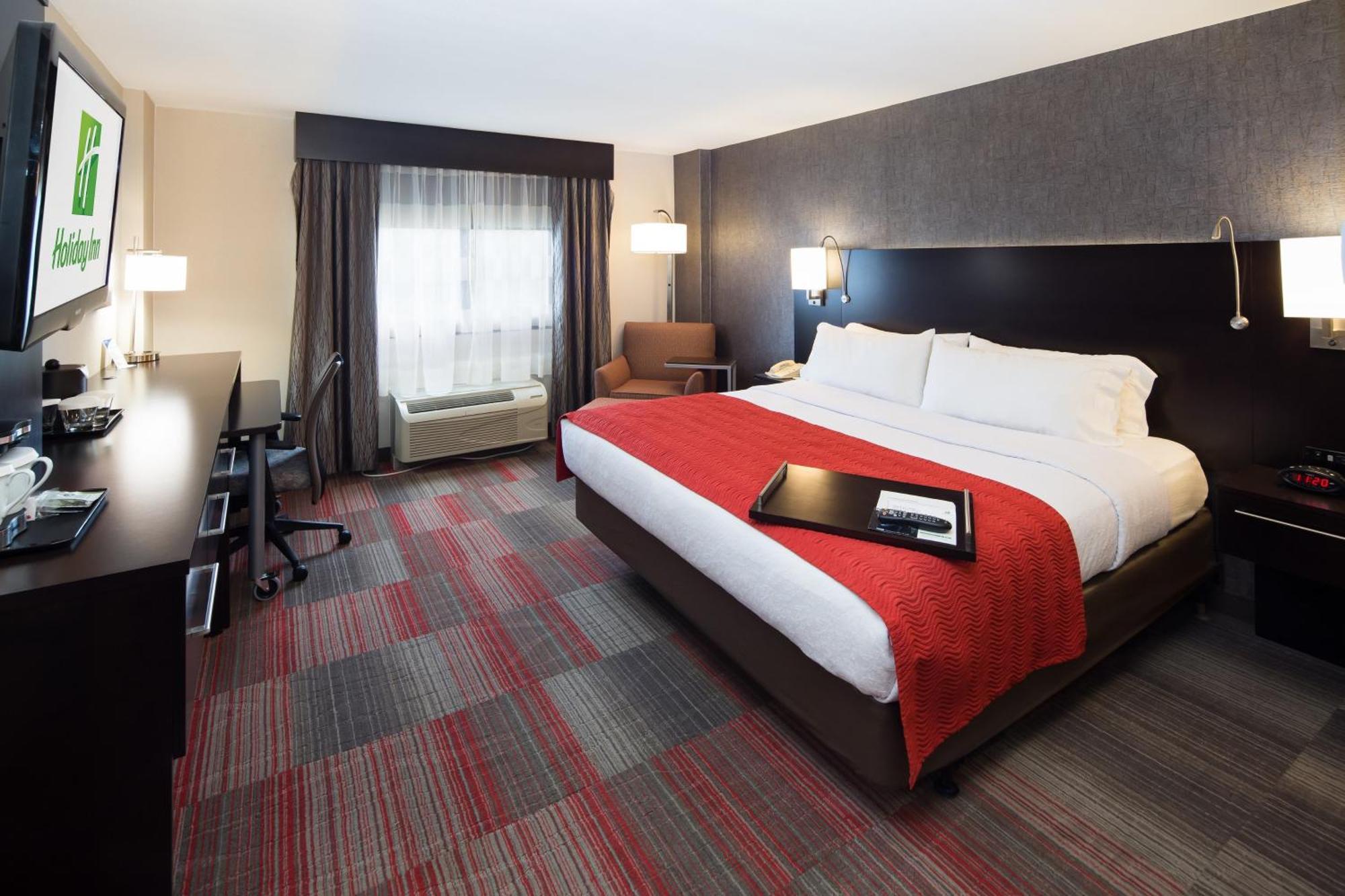 Holiday Inn Milwaukee Riverfront By Ihg Exterior photo