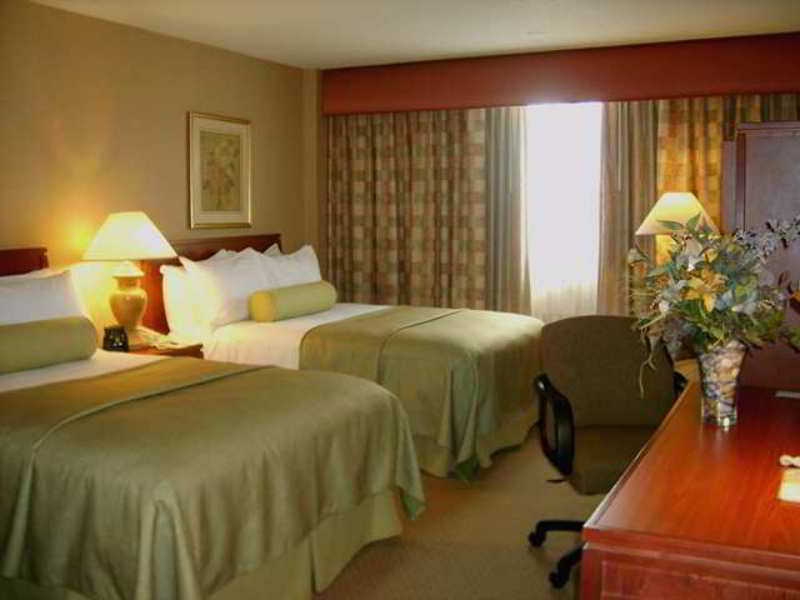 Holiday Inn Milwaukee Riverfront By Ihg Exterior photo