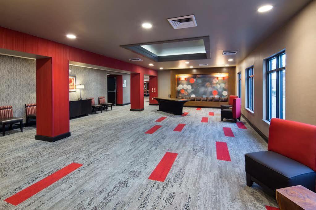 Holiday Inn Milwaukee Riverfront By Ihg Exterior photo